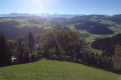 September 23, 2013 | 5. Etappe Langnau-Burgdorf | Oberhalb Signau BE mit Eiger, Mönch und Jungfrau im Hintergrund