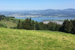 September 8, 2016 | 9. Etappe Einsiedeln -Rapperswil | Zürichsee, Lachen SZ im Vordergrund, Rapperswil-Jona SG im Hintergrund